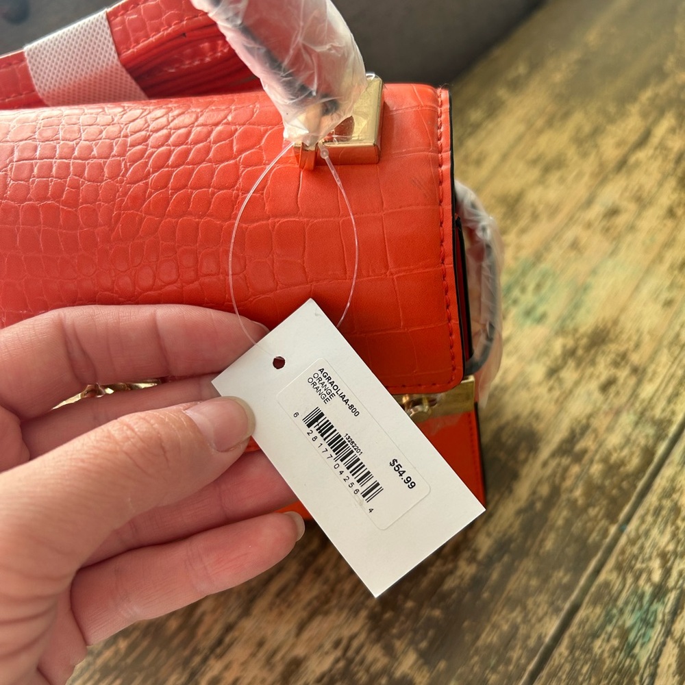 💖HOST PICK💖
Aldo Red Croc-Embossed Top-Handle Shoulder Bag with Gold Hardware - Picture 7 of 7